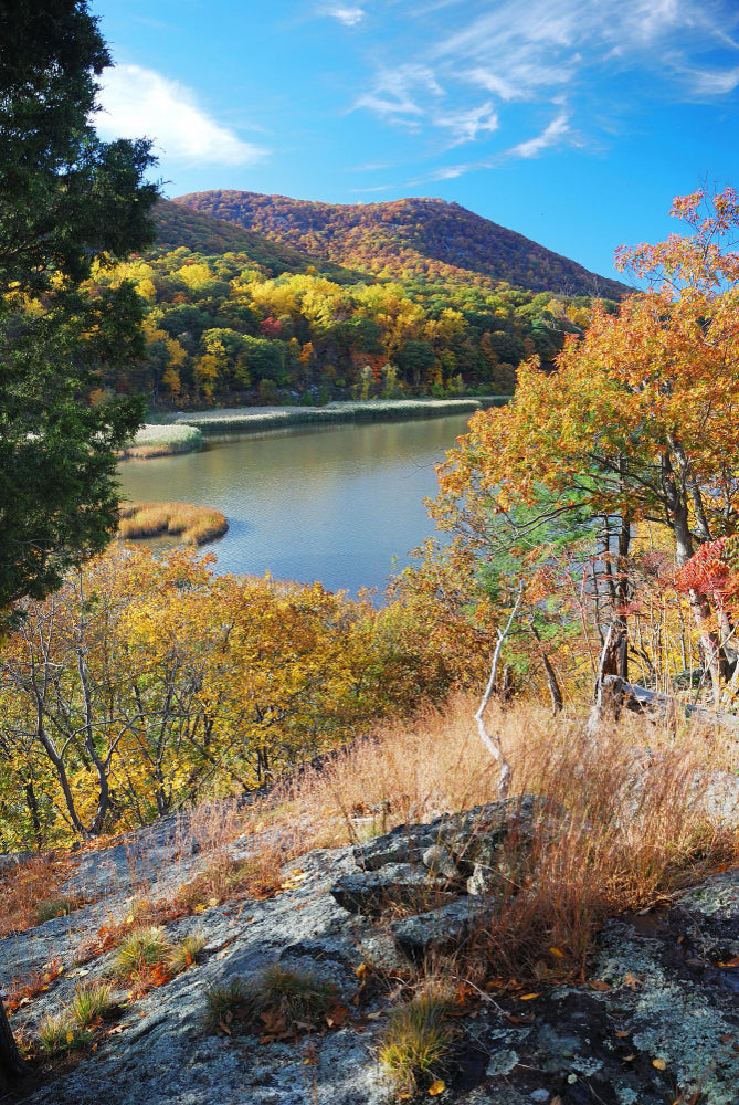 files/autumn-mountain-with-lake.jpg